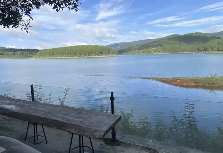 The Seen House — Da Lat, Tuyển Lâm lake · pine forest