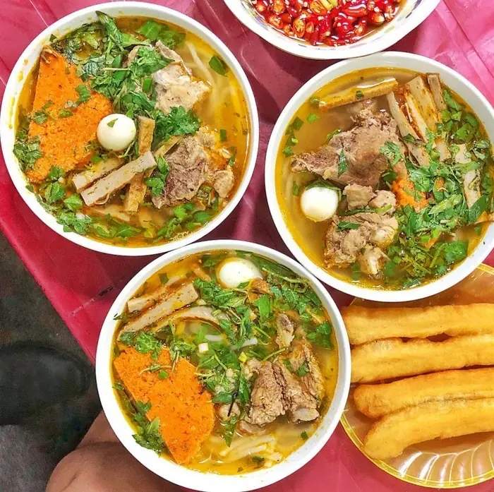 Bánh Canh — Quán Thu — Da Nang, Tapioca noodles · a working breakfast