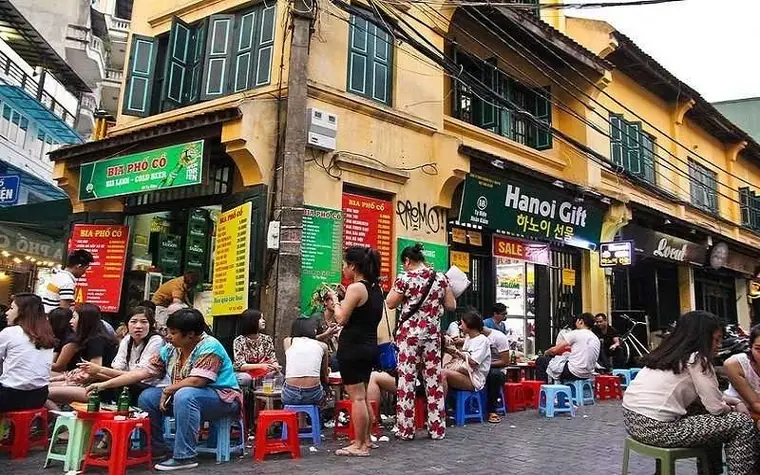Bia Hơi Corner — Hanoi, Tạ Hiện corner · cheapest beer in town