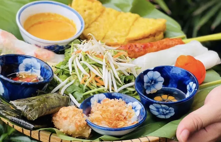 Madam Thu 2 — Hue, Combo set of the whole Hue kitchen