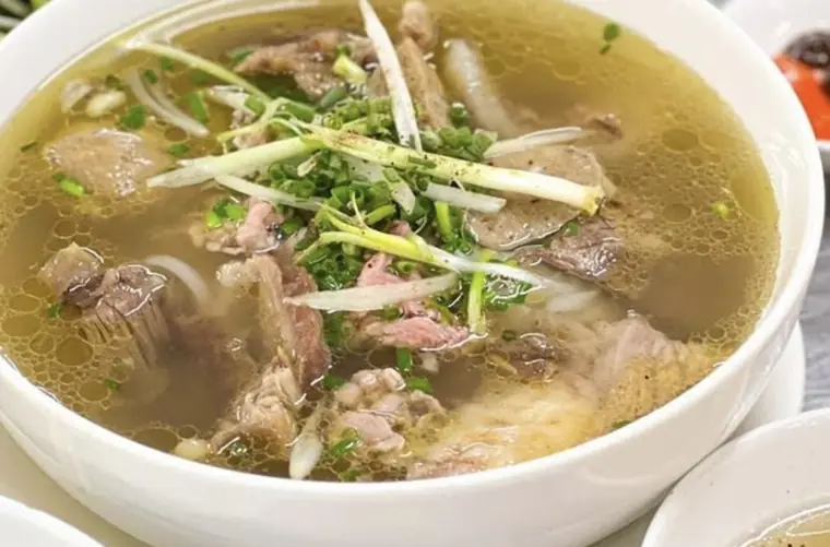 Phở Lệ — Ho Chi Minh City, Southern-style phở · since the 1970s