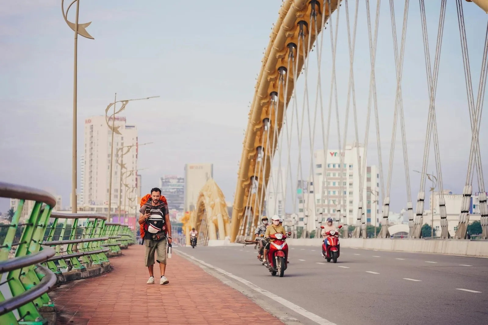 Da Nang: Dragon Bridge over Han River