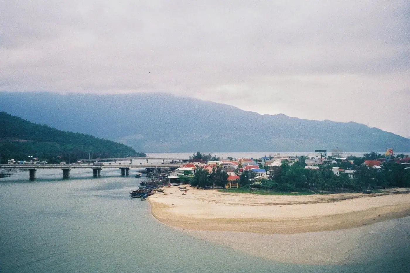 Hai Van Pass 2026: Train vs Motorbike vs Private Car (Da Nang to Hue)