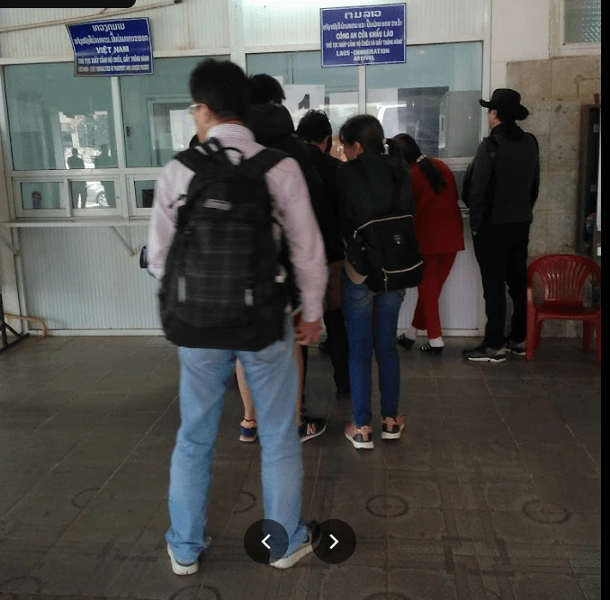 Real queue at Lao Bao immigration