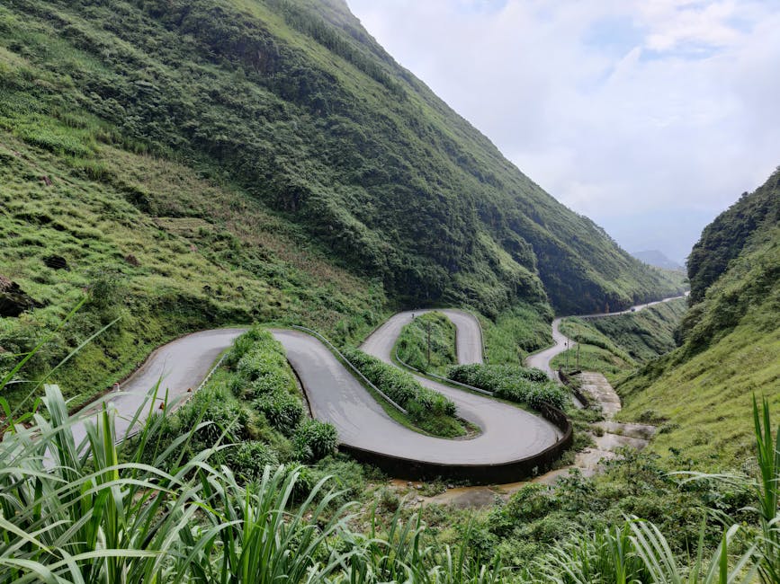 Mountain road in Hà Giang province, Vietnam — a typical northern visa run route
