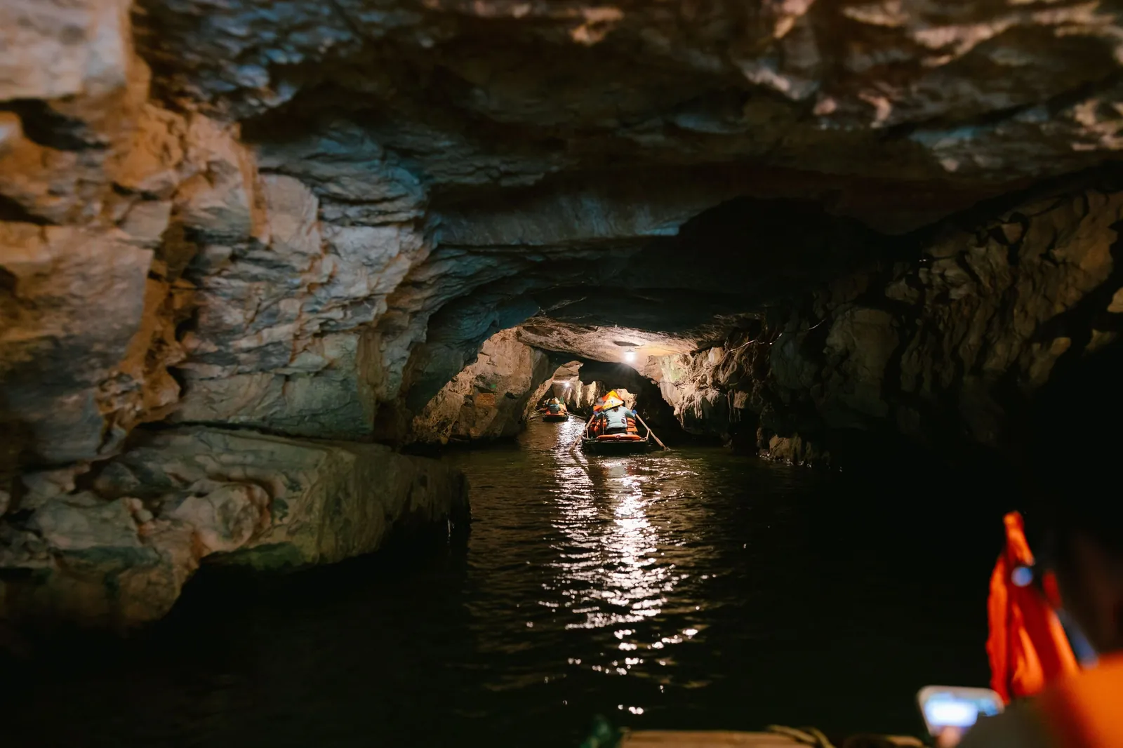 Trang An vs Tam Coc: Which Ninh Binh Boat Tour Is Better in 2026