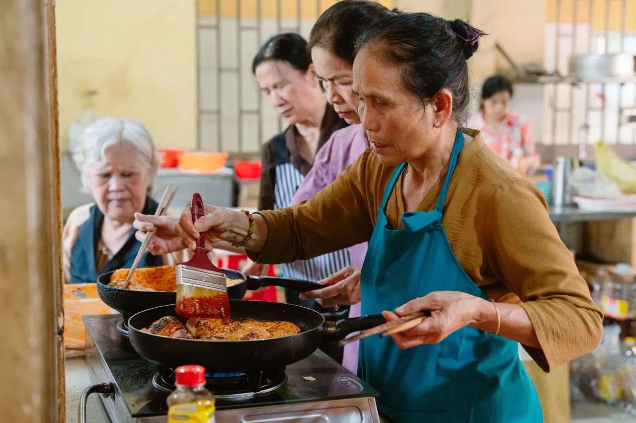 Vietnam Cooking Classes 2026: Hoi An vs Hanoi vs Saigon