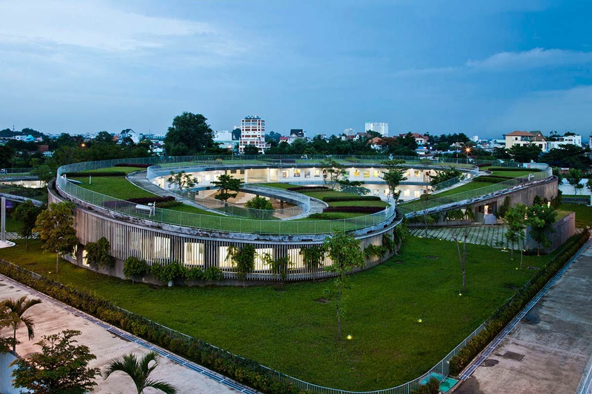 Modern eco-architecture school in Vietnam — international vs bilingual